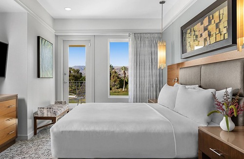 Palm Desert Resort | Luxurious studio at Marriott's Desert Springs awaits!