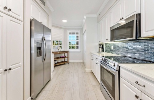 Islamorada Condo | Luxury 3 BR Remodeled! Ocean View PoolSpa, MarinaBikes Boat Slip Tennis/Pickle