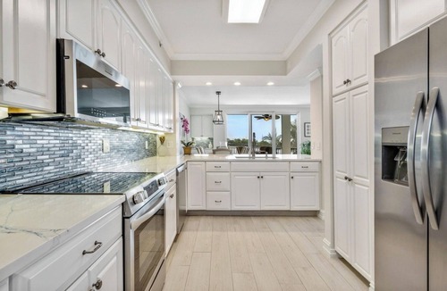 Islamorada Condo | Luxury 3 BR Remodeled! Ocean View PoolSpa, MarinaBikes Boat Slip Tennis/Pickle
