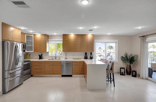 Blue Harbor Club House | Luxury and Spacious 5-bedroom house with Pool and Dock with Ocean Access