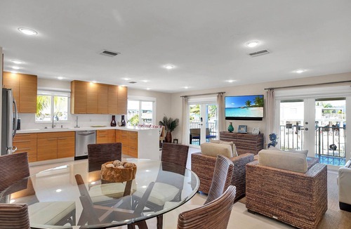 Blue Harbor Club House | Luxury and Spacious 5-bedroom house with Pool and Dock with Ocean Access