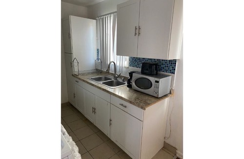 Hawthorne House | Luxury apartment near LAX airport