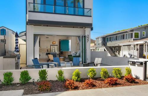 Huntington Beach House | Luxury Beachside Villa Steps to Sand and Beach