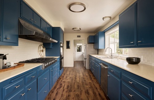 Brentwood House | Luxury Brentwood Hilltop Retreat w/Panoramic Ocean Views & The Getty Center