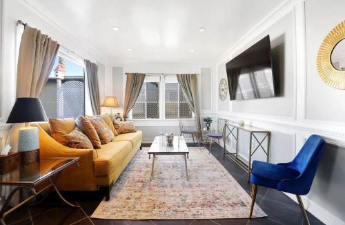 Del Aire House | Luxury Home - 7mins LAX/Beach, 405/SoFi nearby