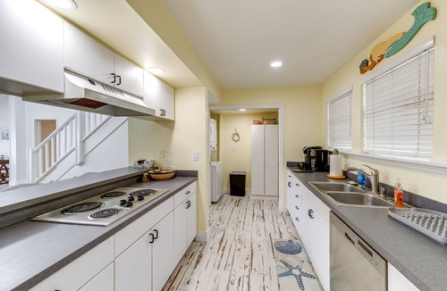 Buccaneer Point House | Luxury Key Largo Home w/Guest House & Pool!