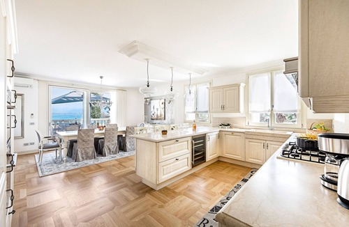 Colombare Apartment | Luxury Lake-Front Catullo A2