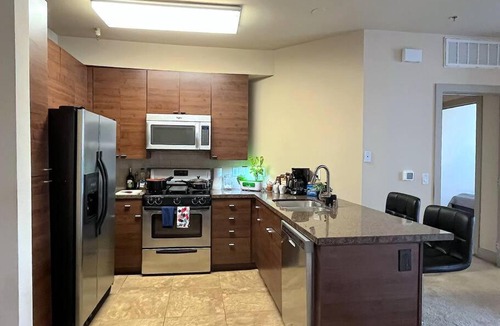 Marina del Rey Apartment | Luxury Marina Breeze Pool View Suite - 1BR, Pool, Balcony, Hot Tub, Gym