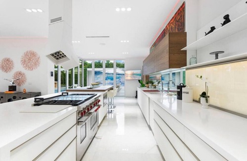 Pinecrest Villa | Luxury Retreat with Heated Pool, Jacuzzi & Gym