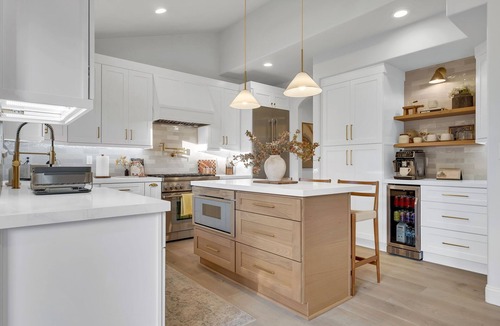 Torrance House | Luxury Retreat: Yard, Beach, MAJOR INTERNATIONAL SPORTING EVENT: Sleeps 10
