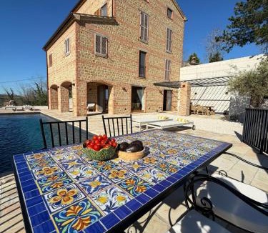 Gualdo Villa | Luxury Villa in Le Marche with heated private pool, panoramic Sibillini views and airco