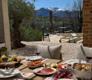 Gualdo Villa | Luxury Villa in Le Marche with heated private pool, panoramic Sibillini views and airco