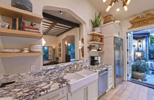 Beachwood Canyon Villa | Luxury Villa + Secret Garden + Pool + Dogs OK