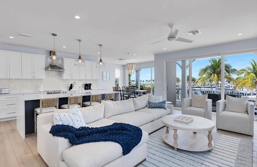 Florida Keys House | Luxury Waterfront Home - Marathon, FL Keys - 5BR, Private Pool, Dock - Sleeps 10
