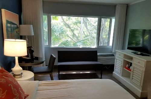 Marathon Resort | Making The Best Memories Along The Way! 2 Comfortable Units, Pool, Free Parking