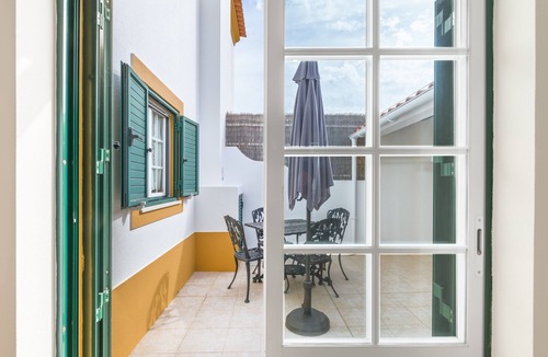 Vila Nova de Milfontes House | Malibu Guest House Holiday Home with Private Terrace, Wi-Fi, and Air Conditioning