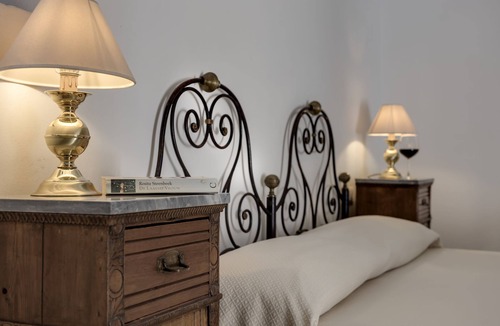 Mensanello Bed & Breakfast | Malvasia-standard room for 2 in the main village