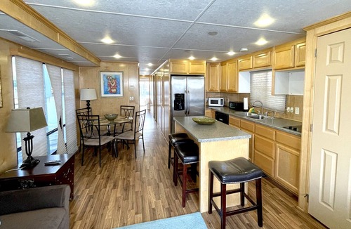 Tavernier Boat Rental | Mangrove Marina and Resort Aqualodge Houseboats
