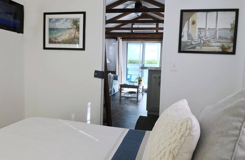 Tavernier Boat Rental | Mangrove Marina and Resort Aqualodge Houseboats