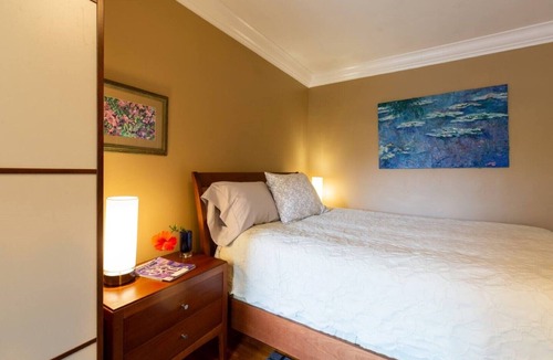 Mar Vista House | Mar Vista Suite of Private Entry,Patio & Spa Bath