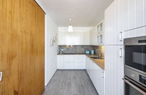 Meia Praia Apartment | Marina Bérrio - T1 Luxuriously Renovated in 2018, on Marina de Lagos