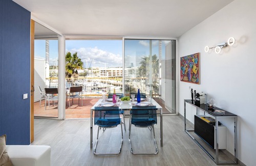 Meia Praia Apartment | Marina Bérrio - T1 Luxuriously Renovated in 2018, on Marina de Lagos