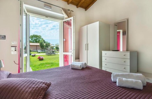 Marina Velca House | Marina Velca Villa Sleeps 24 Pool WiFi