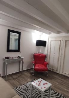 Capodimonte Apartment | Mariposa