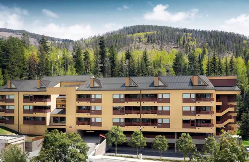 Highland Meadows Villa | Marriott SteamSide-Douglas 1-bedroom villa in VailnSleeps 4, 2 bathrooms