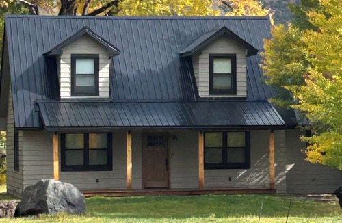 South Fork House | Marvelous waterfront 3-bedroom on the River in South Fork your perfect getaway