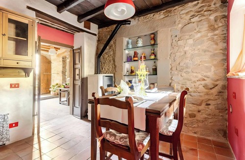 Sambuca House | Medieval stone house in the Garfagnana hills