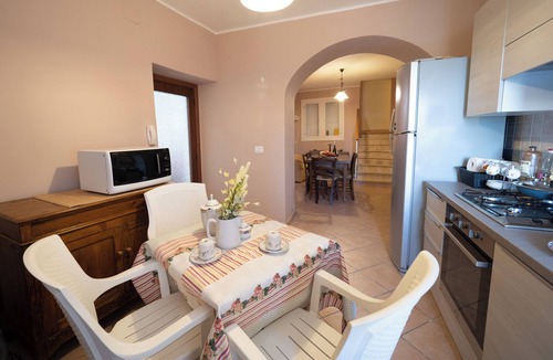 Serra Sant'Abbondio House | METILDE HOUSE