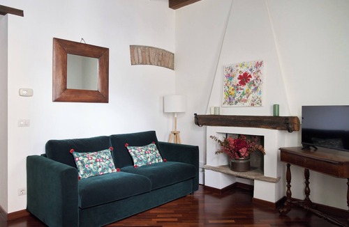 Chinatown Apartment | "Milanese interior" a stone's throw from downtown.