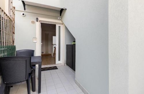 Fogliano Marina Apartment | Minimal Suite self check-in e Wi-Fi eccellente - P r a t u r e c c i Group