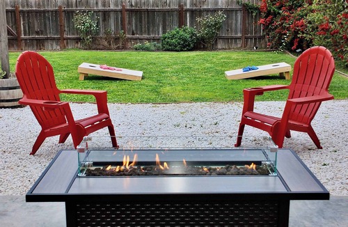 Eastside House | Minutes to Beach, Fire Pit, Love Pets, Huge Yard