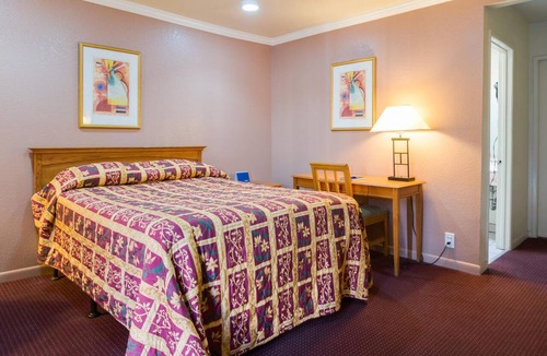 Lynwood Hotel | Mission Motel Lynwood