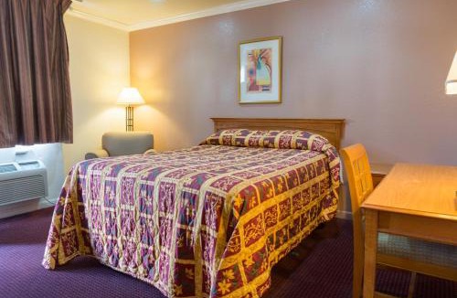 Lynwood Hotel | Mission Motel