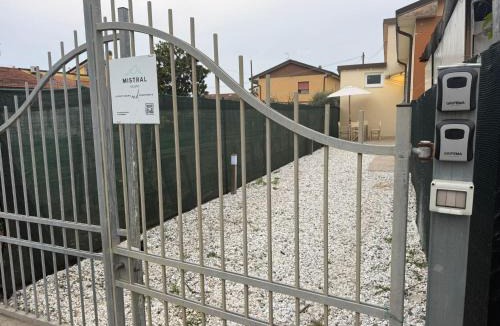 Marina di Carrara House | Mistral Holidays - Bilocale con giardino e parcheggio a Marina di Carrara vicino al mare