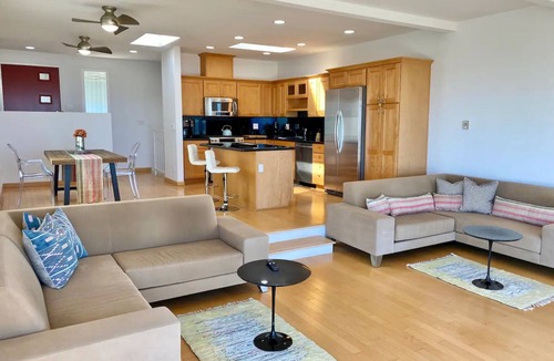 Fort MacArthur House | Mod2bd2ba ShowstoprViews. BBQ. Garage.nnHSR23-002993
