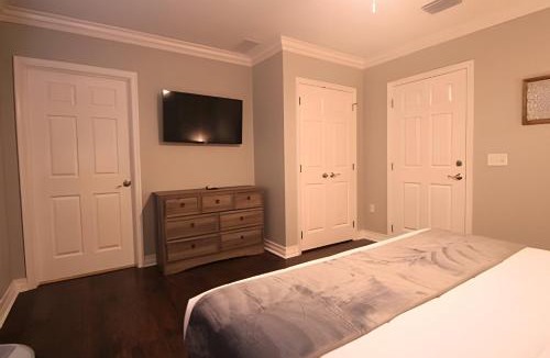 Reunion Villa | Modern 3BD Retreat | 10 Guests | Near Disney
