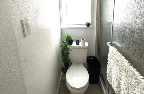 Bellflower Apartment | Modern Apartment near Disneyland & DTLA