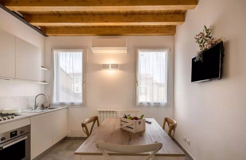 Sottomarina Apartment | Modern beach apartment with parking space