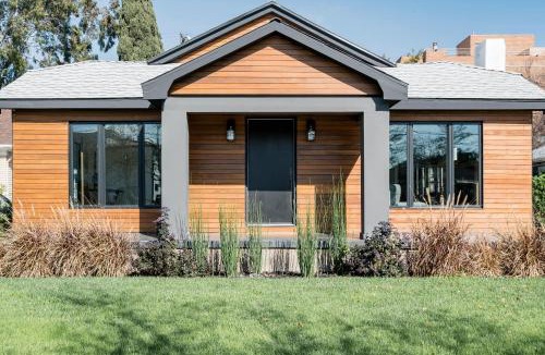 Larchmont House | Modern Bungalow with a Pool in Larchmont Village