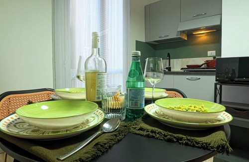 La Spezia Apartment | Modern Comfy Stay with Balconies, Free Parking & Easy Access to the Cinque Terre