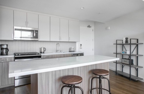 Lucerne - Higuera Apartment | Modern Culver City 2BR w/Courtyard & Pool, nr Shopping, by Blueground
