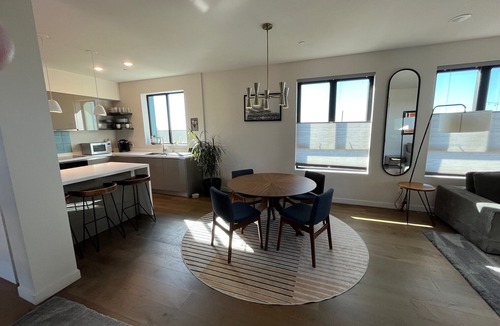Elysian Heights House | Modern Echo Park townhouse with stunning roof