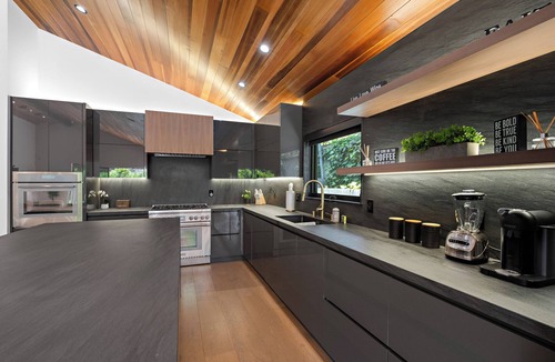 Valley Glen Villa | Modern Gateaway In Los Angeles