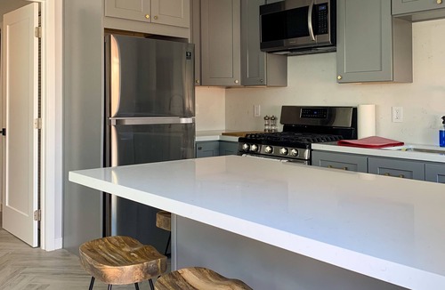 Mid City House | Modern Home in LA w/Rain Shower