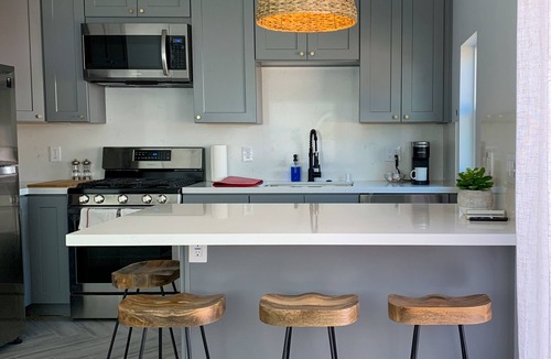 Mid City House | Modern Home in LA w/Rain Shower