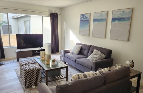 Inglewood Apartment | Modern Inglewood Townhouse Near Sofi & LAX